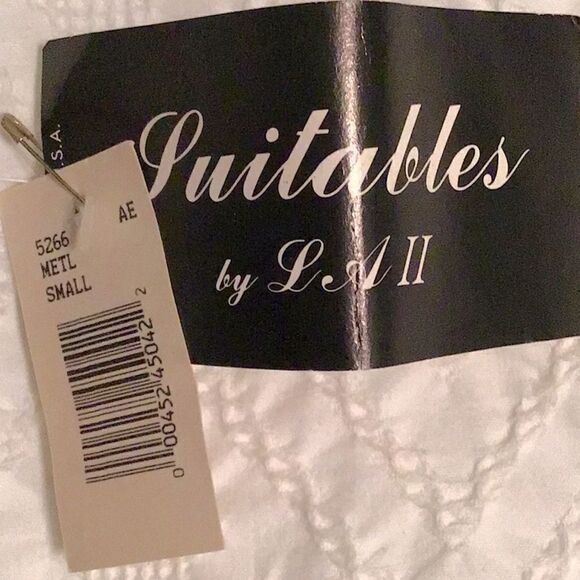 LA II Metallic Gold Lace Sleeveless Camisole Top NEW - Picture 8 of 8